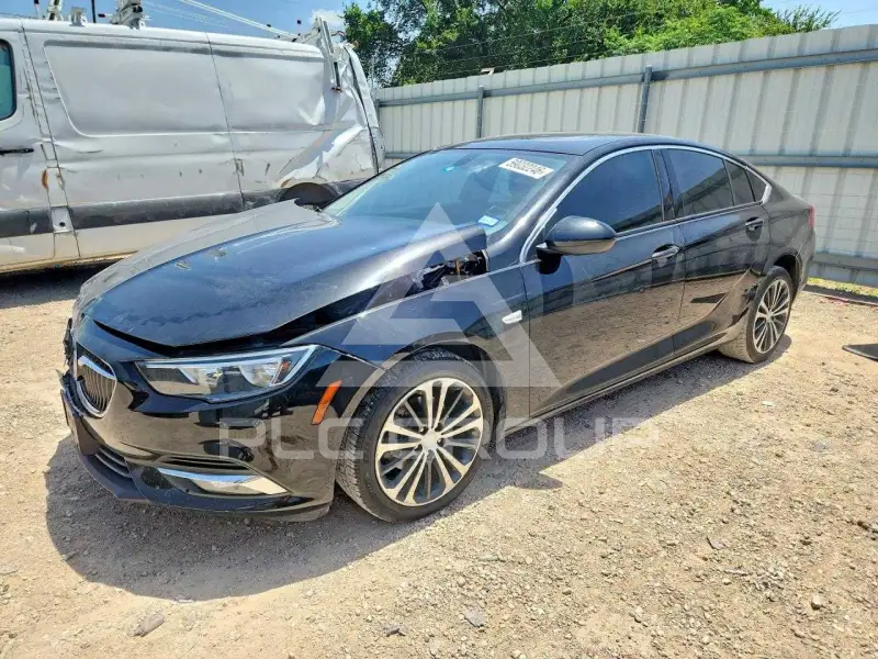2018 Buick REGAL photo