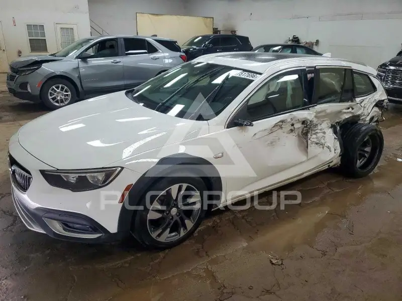 2018 Buick REGAL photo