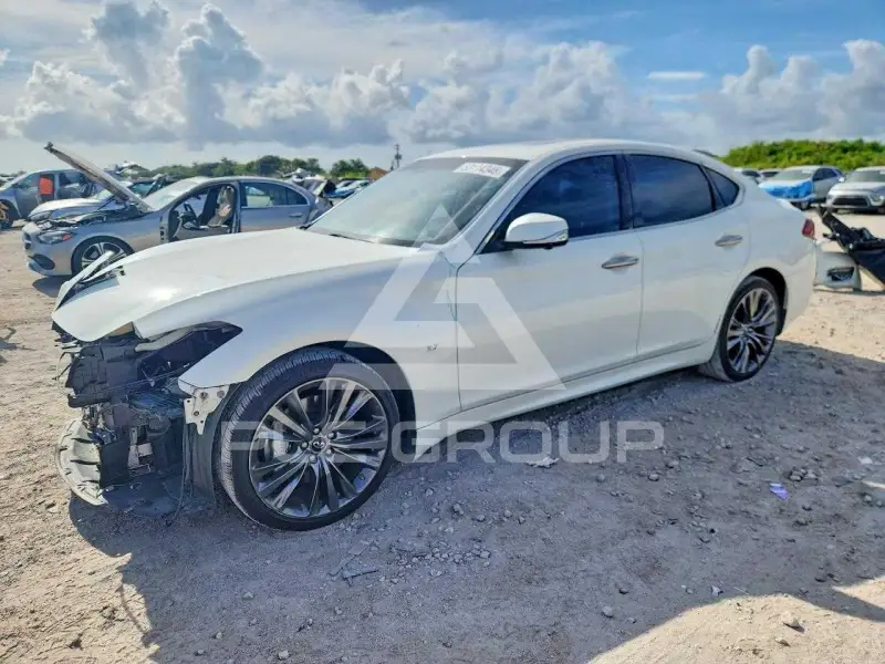 2018 Infinity Q70 фото
