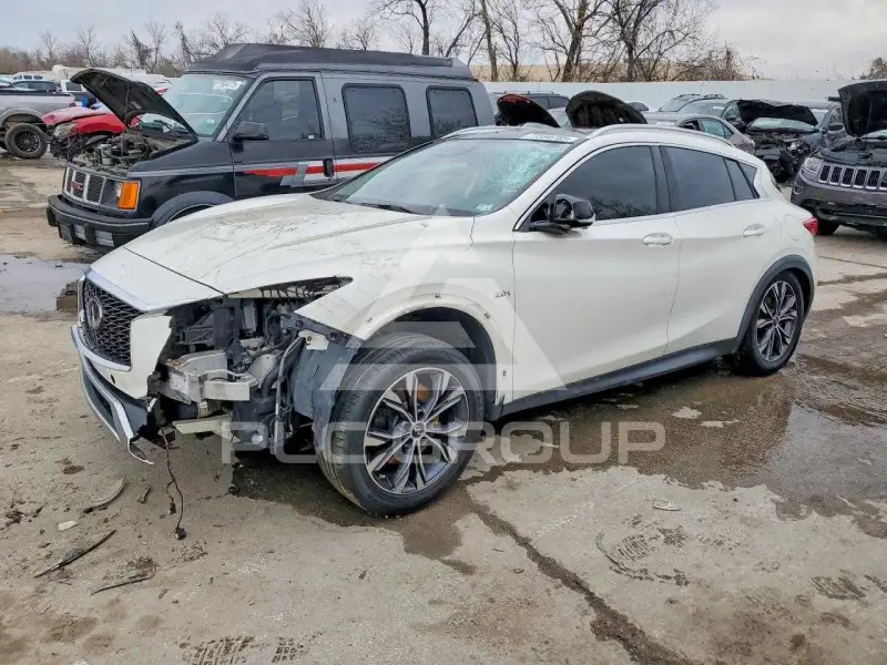 2018 Infinity QX30 фото