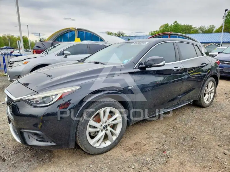 2018 Infinity QX30 photo