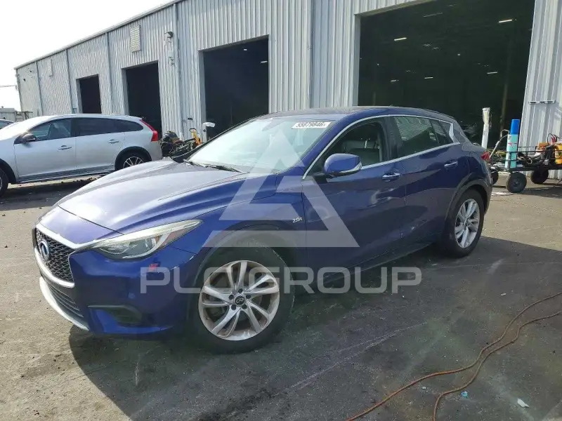 2018 Infinity QX30 photo