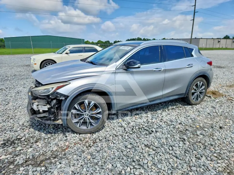 2018 Infinity QX30 фото