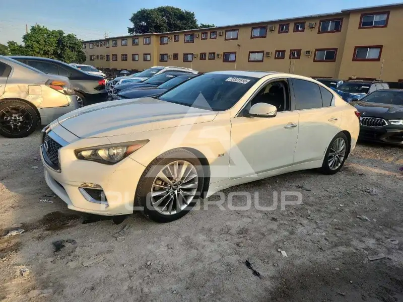 2018 Infinity Q50 фото