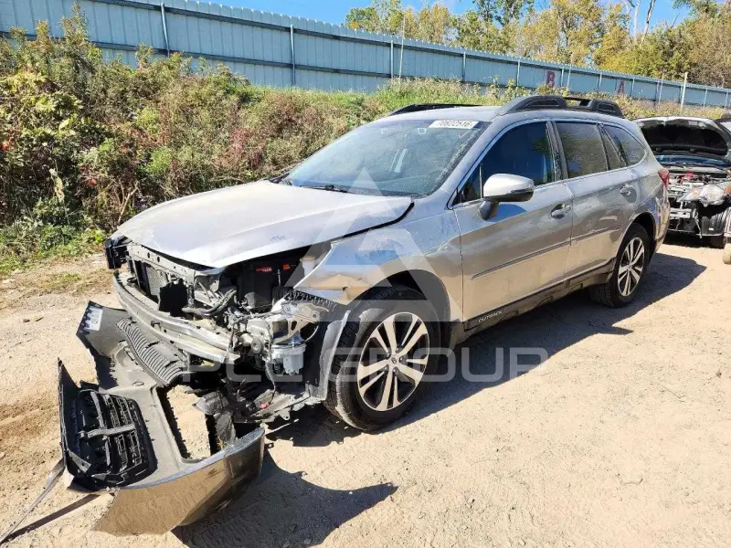 2018 Subaru Outback photo