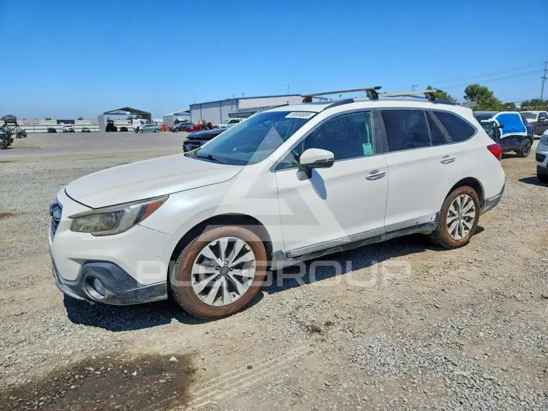 2018 Subaru Outback photo