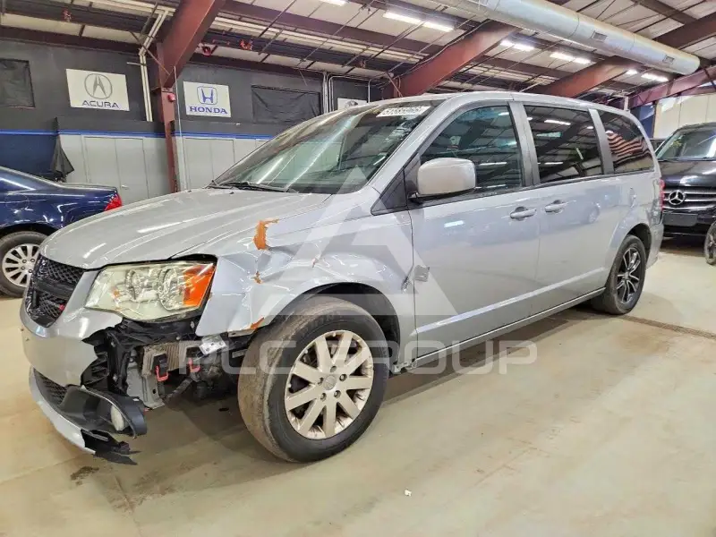 2018 Dodge CARAVAN фото