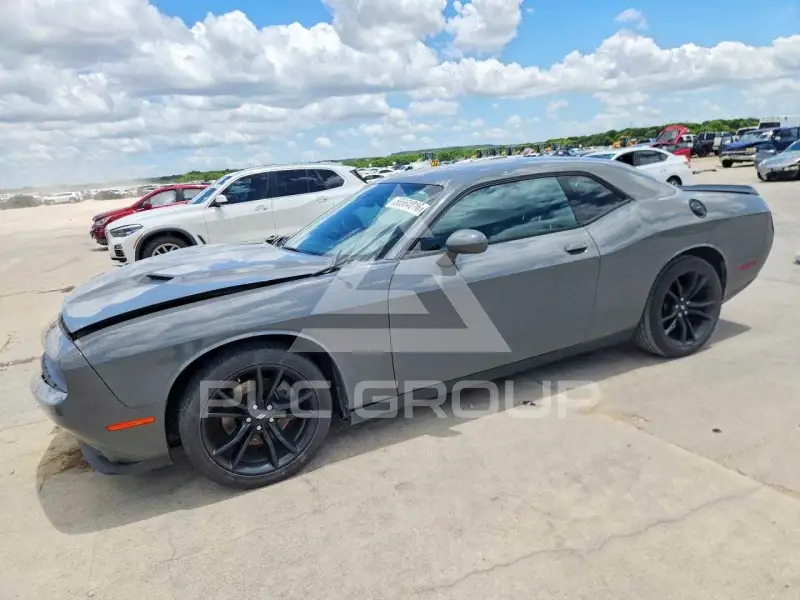 2018 Dodge CHALLENGER photo