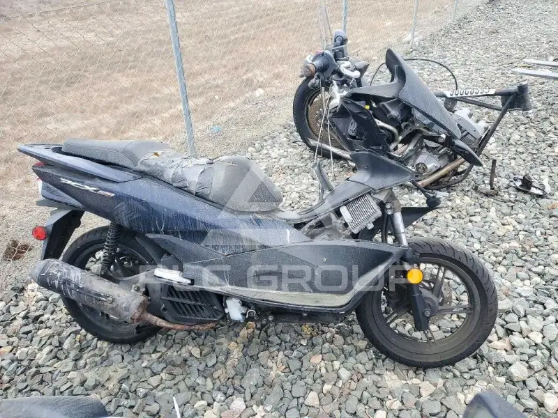 2018 Honda PCX фото