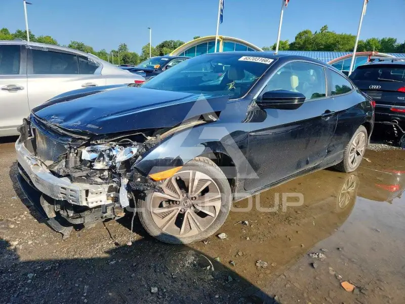 2018 Honda CIVIC фото