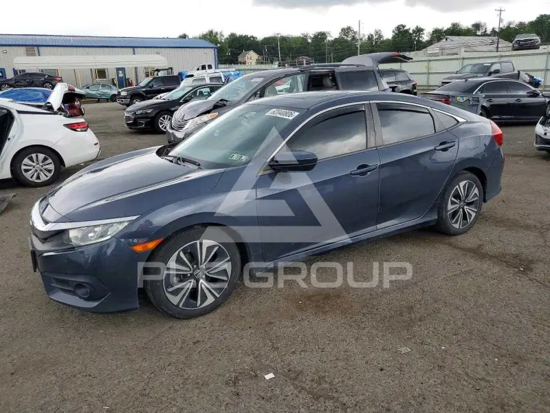 2018 Honda CIVIC фото