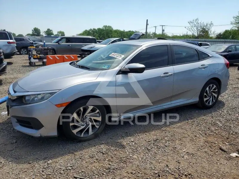 2018 Honda CIVIC фото