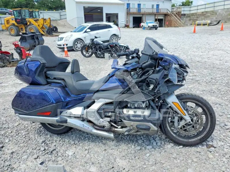 2018 Honda GL фото