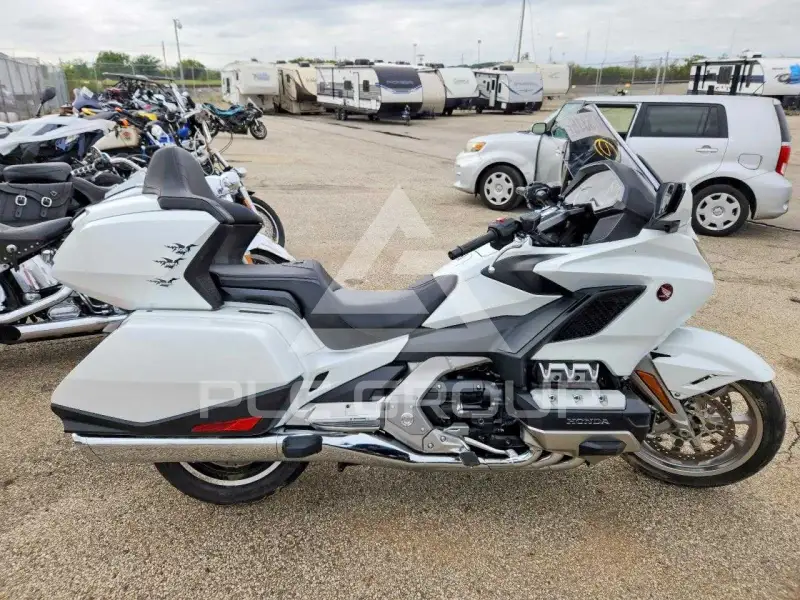 2018 Honda GL photo