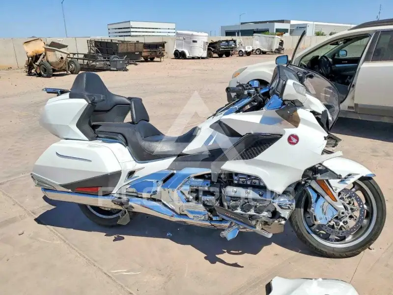 2018 Honda GL фото