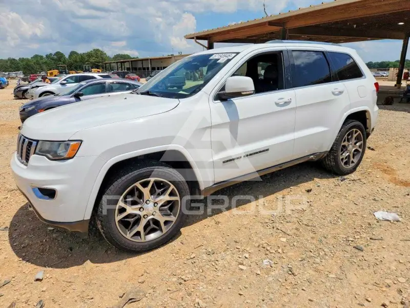 2018 Jeep CHEROKEE photo