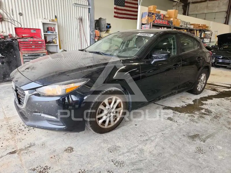 2018 Mazda 3 photo