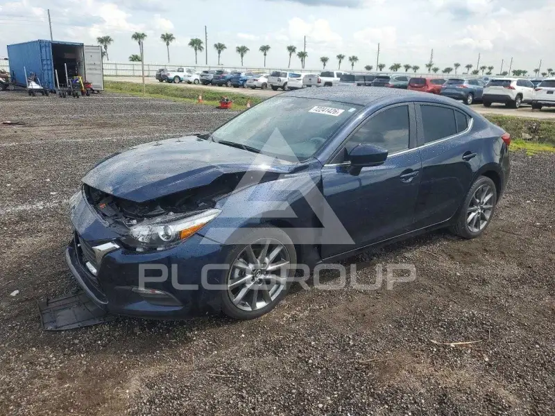 2018 Mazda 3 photo