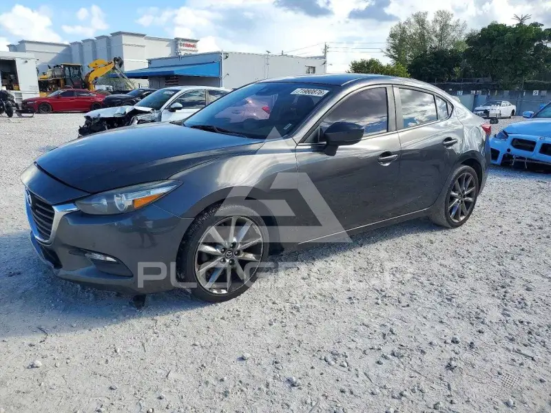 2018 Mazda 3 photo