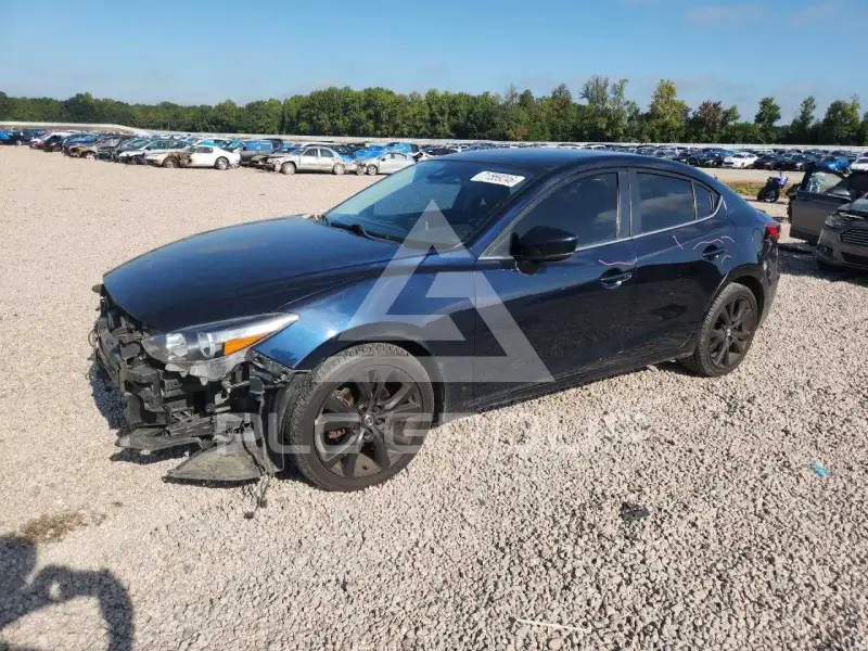 2018 Mazda 3 photo