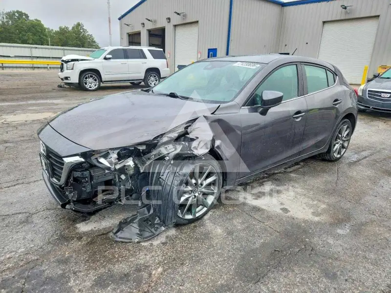 2018 Mazda 3 фото