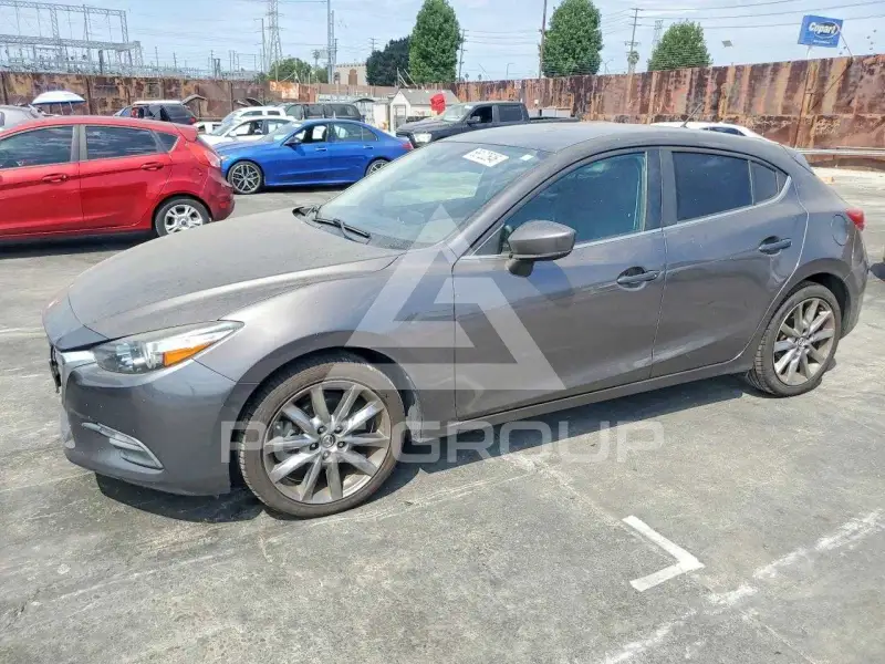 2018 Mazda 3 фото