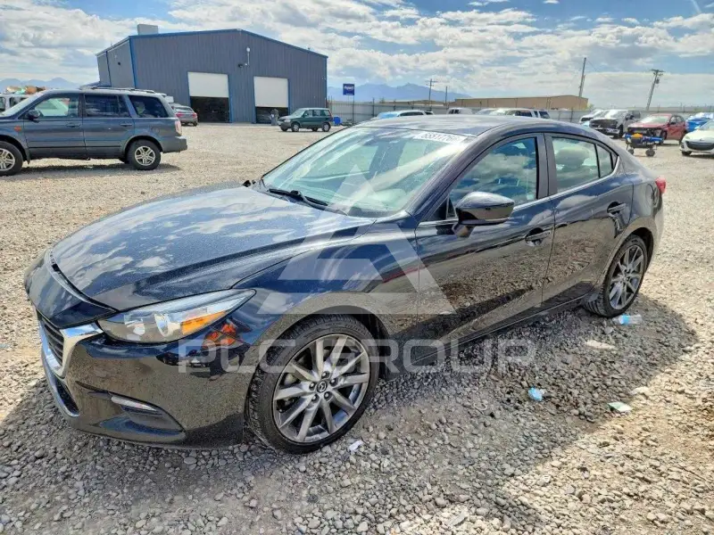 2018 Mazda 3 фото