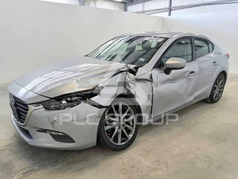 2018 Mazda 3 photo