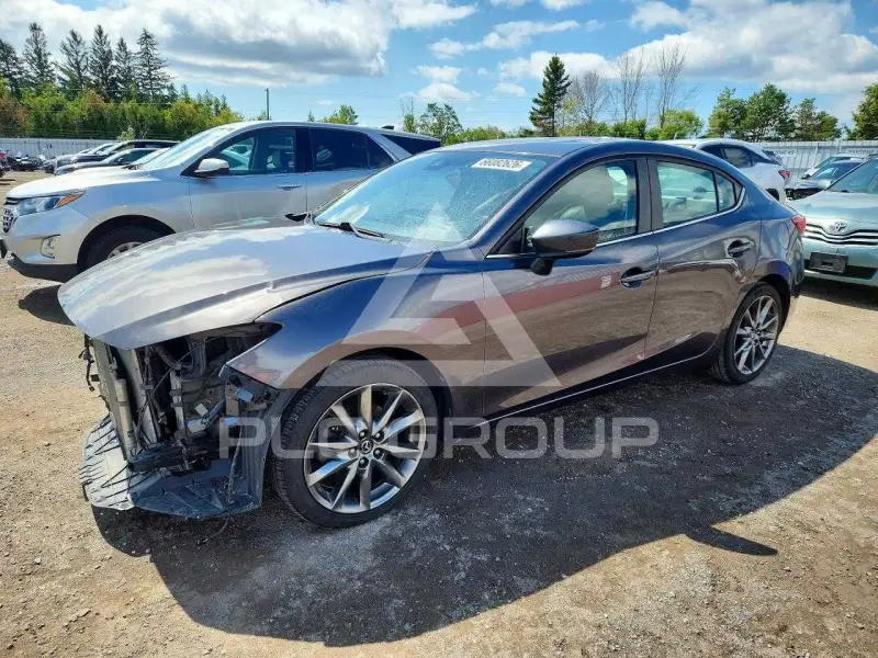 2018 Mazda 3 photo