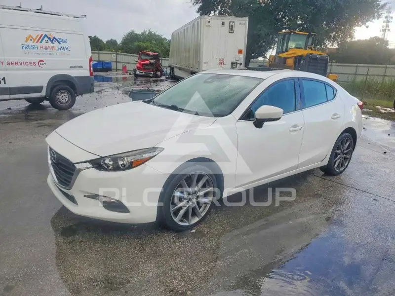 2018 Mazda 3 фото