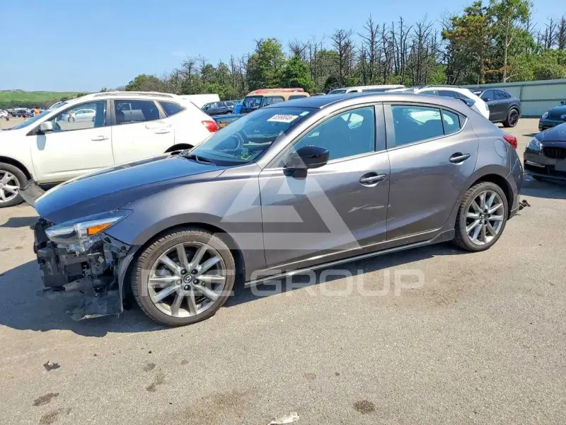 2018 Mazda 3 фото