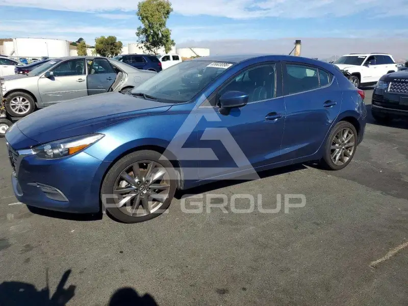 2018 Mazda 3 фото