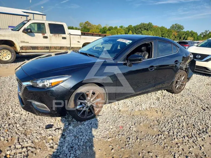 2018 Mazda 3 photo