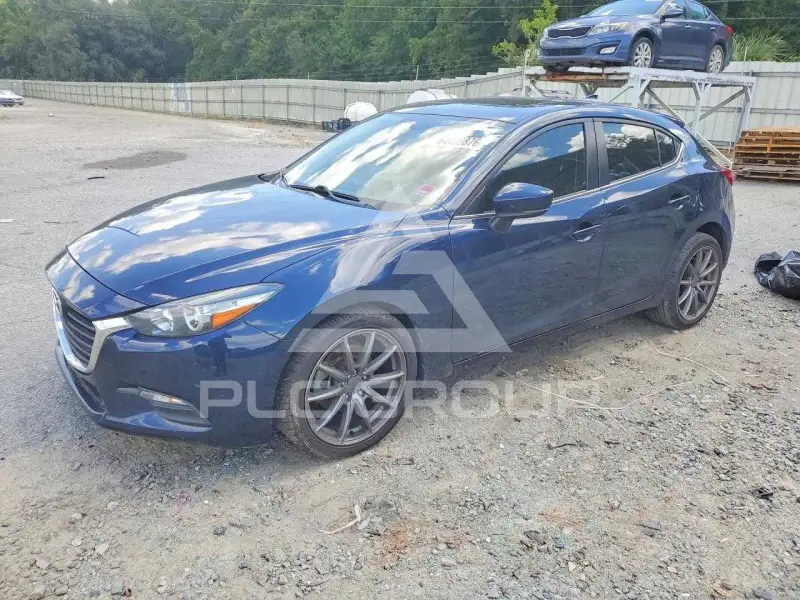 2018 Mazda 3 photo