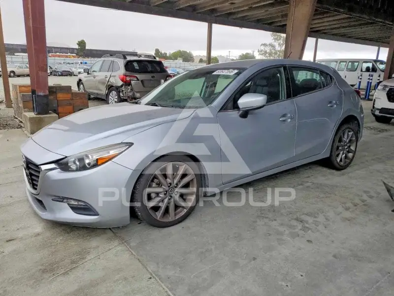 2018 Mazda 3 фото