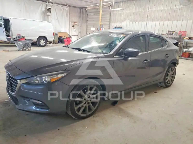 2018 Mazda 3 photo