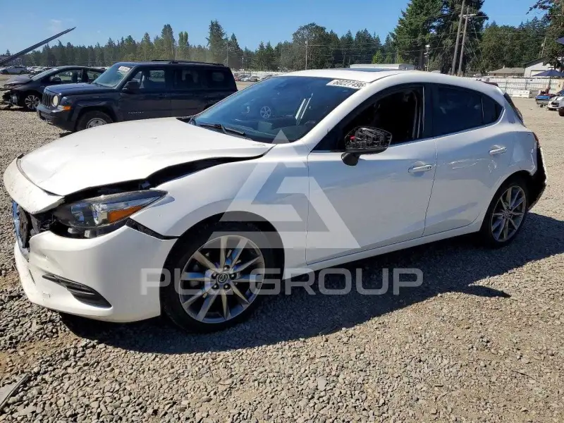 2018 Mazda 3 photo
