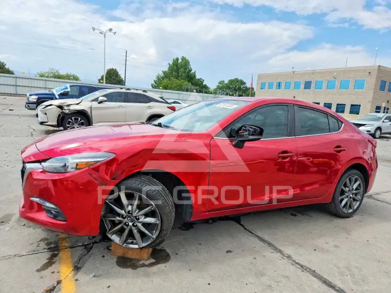 2018 Mazda 3 photo