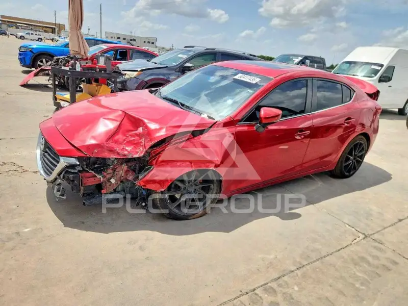2018 Mazda 3 photo