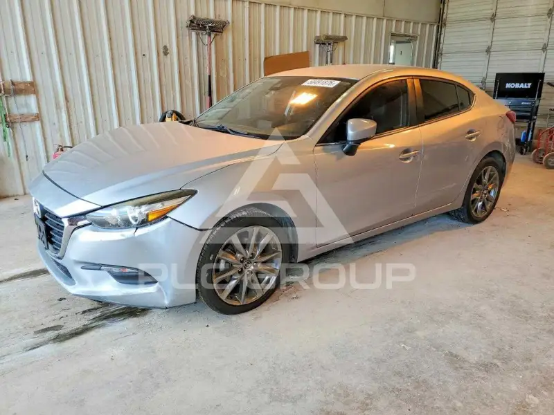 2018 Mazda 3 photo