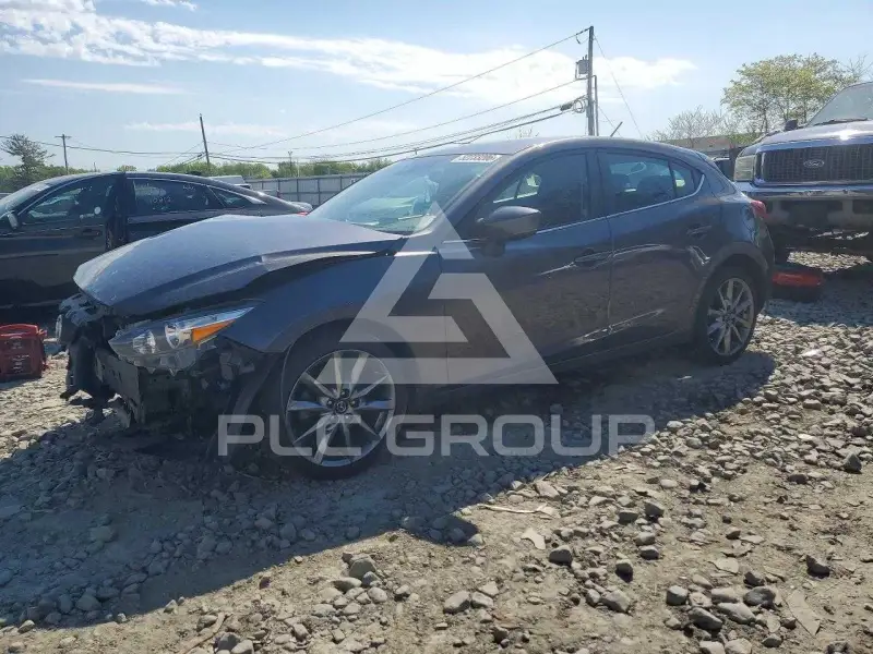 2018 Mazda 3 photo