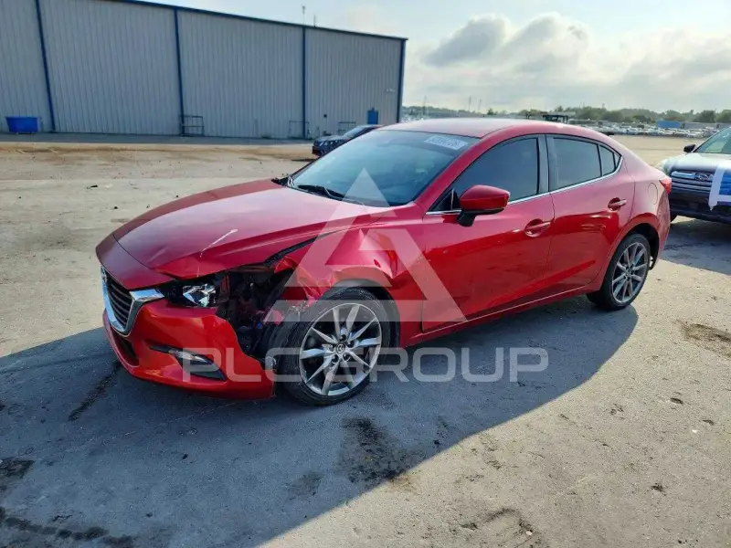 2018 Mazda 3 photo
