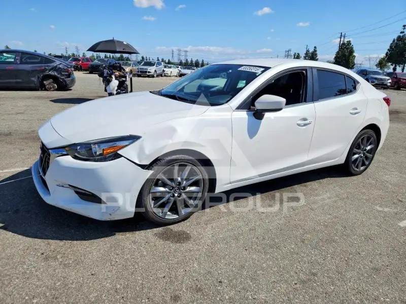 2018 Mazda 3 photo