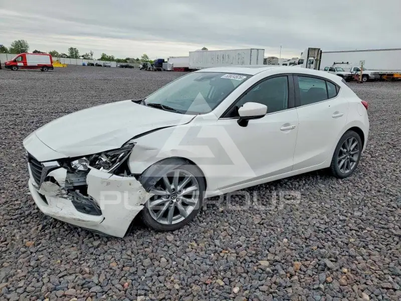 2018 Mazda 3 фото