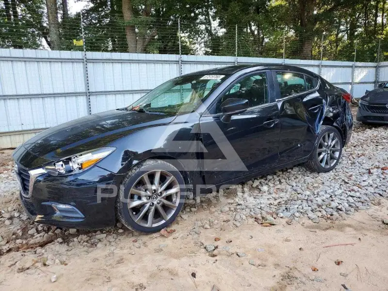 2018 Mazda 3 photo