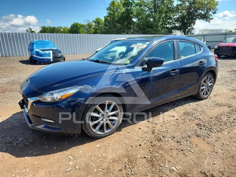 2018 Mazda 3 photo