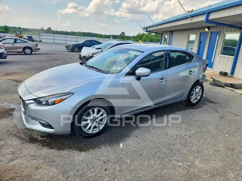 2018 Mazda 3 photo