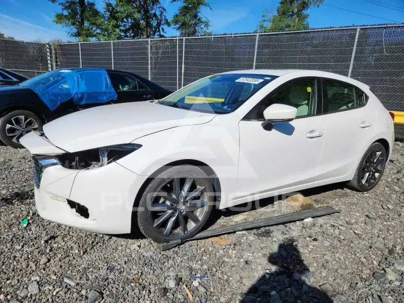 2018 Mazda 3 фото