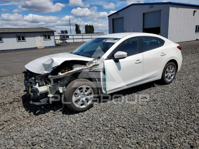 2018 Mazda 3 photo