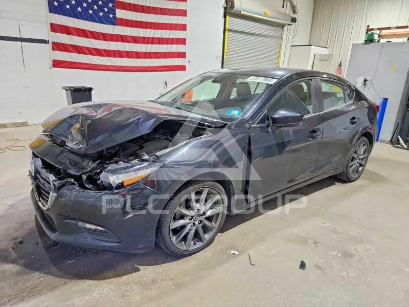 2018 Mazda 3 photo